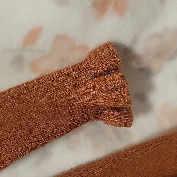 Toddler Girl Crowl Neck Peplum Dress - Picture 3 of 5